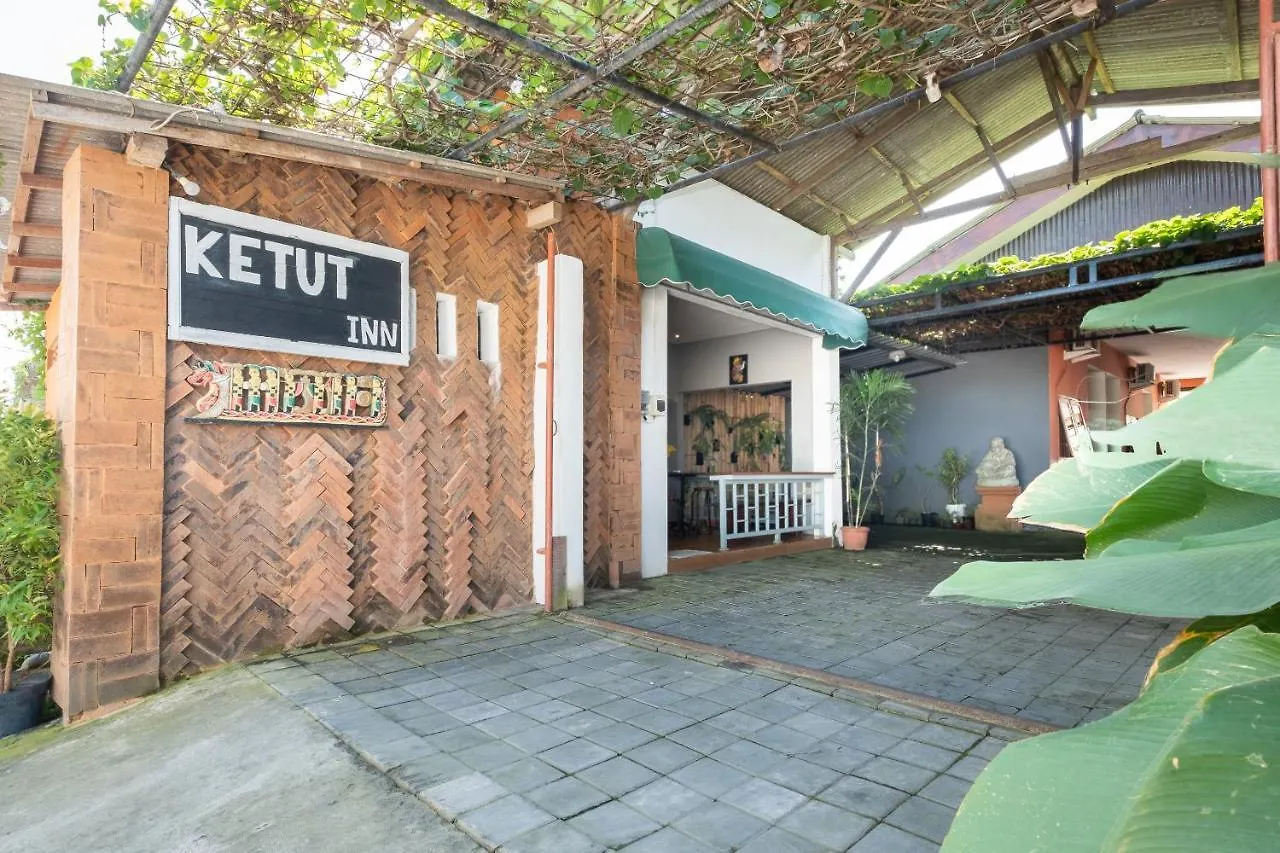 ** Hotel Oyo 3775 Ketut Inn Pesanggaran Indonesia