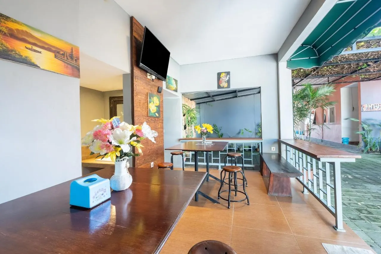 Oyo 3775 Ketut Inn Pesanggaran 2*,