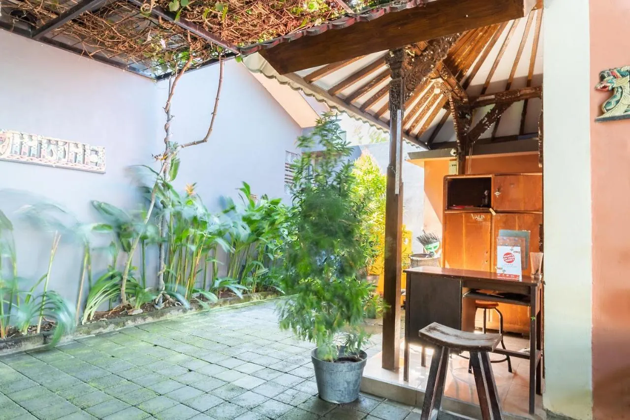 Oyo 3775 Ketut Inn Pesanggaran Hotel
