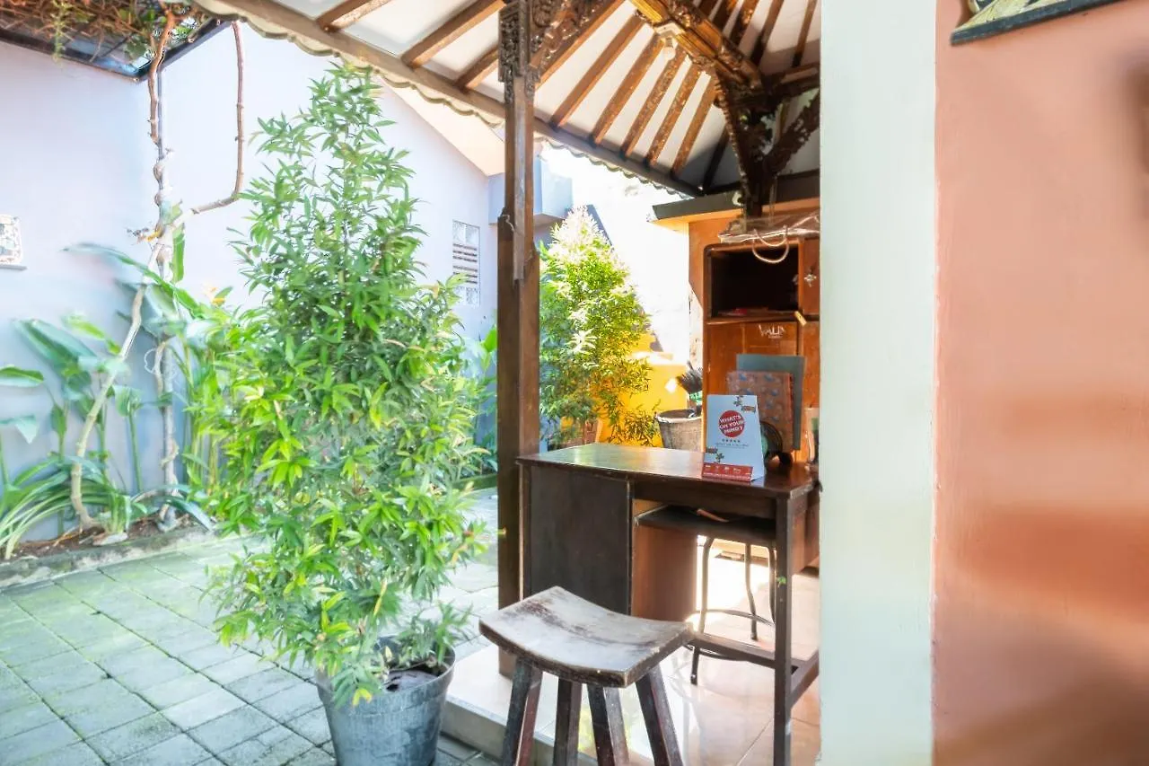 Oyo 3775 Ketut Inn Pesanggaran Indonesia